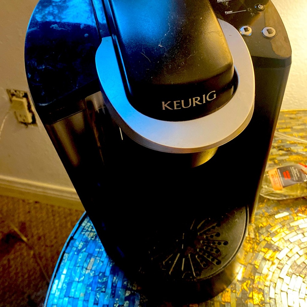 Carrying coffee maker for sale fairly new